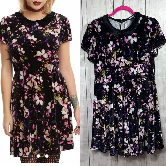 Hot Topic Dresses & Skirts - Hot Topic Black Floral Velvet Peter Pan Collar Whimsigoth Witchy Skater Dress